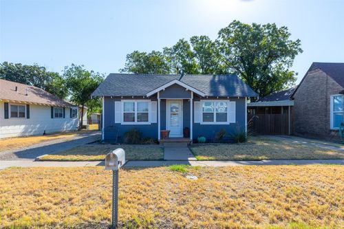 525 S Vassar St, Stamford, TX, 79553-5812 | Card Image