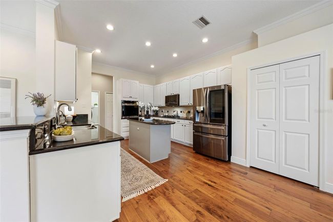 Lovely centrally located kitchen. | Image 18