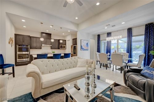 556 Comodo St, Henderson, NV, 89011-5486 | Card Image