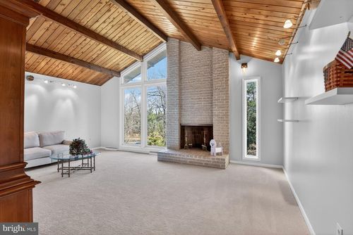 3202 Riverview Dr, Triangle, VA, 22172-1420 | Card Image