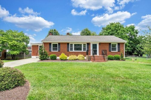5735 Knowles Dr, Roanoke, VA, 24018 | Card Image