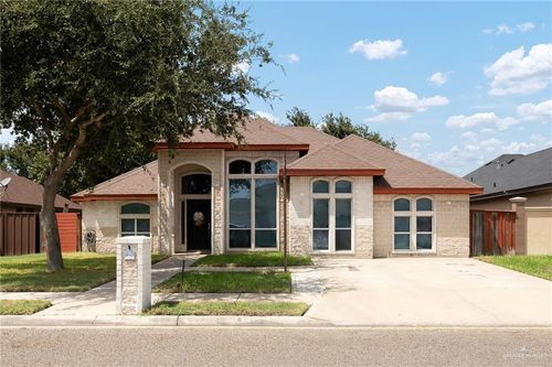 806 W Solar Dr, Mission, TX, 78574-7104 | Card Image