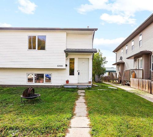 5205B 52 Ave, Camrose, AB, T4V4M3 | Card Image