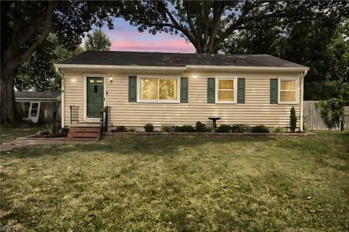 1207 77th St, Newport News, VA, 23605-1719 | Card Image