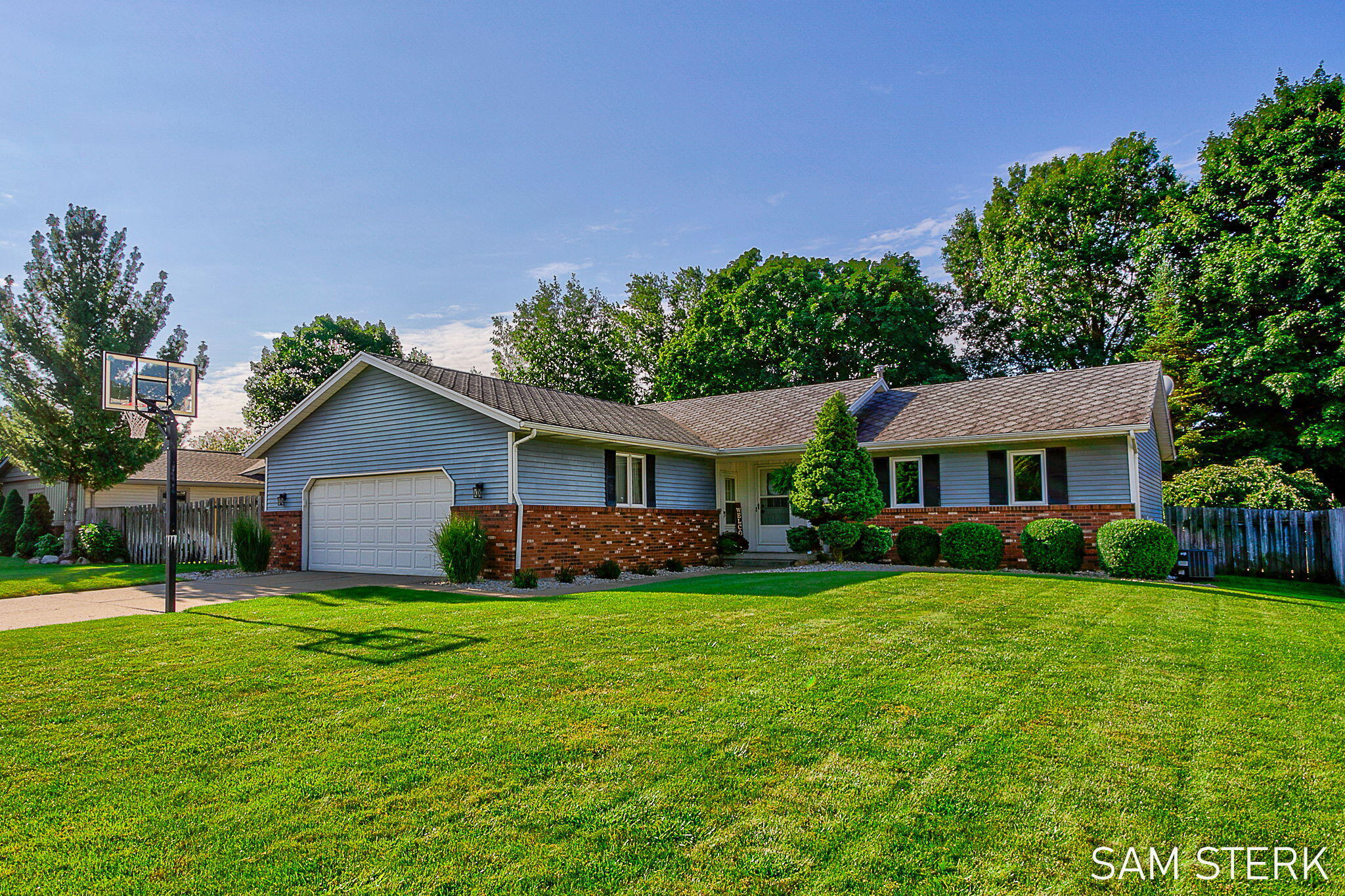 Restmor St, Grandville, MI 49418