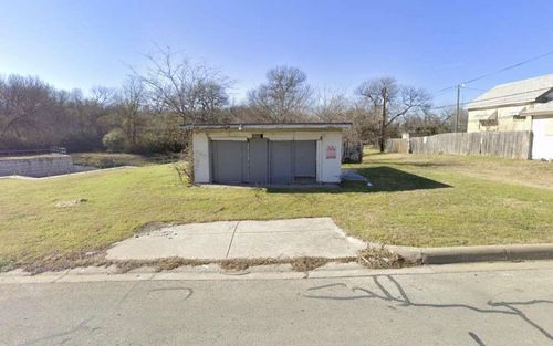 2740 Avenue K, Fort Worth, TX, 76105-3001 | Card Image