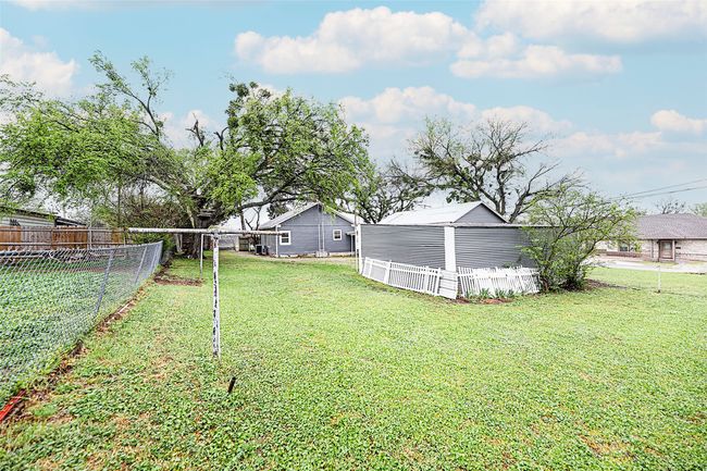 304 Rock Hill Rd, House other with 2 bedrooms, 1 bathrooms and null parking in Bowie TX | Image 31