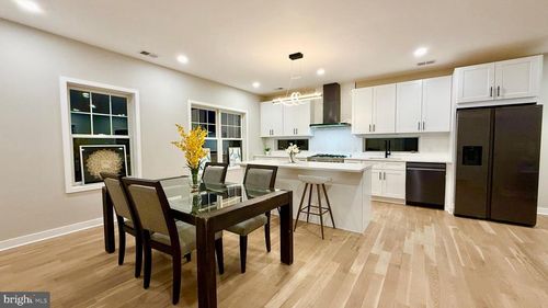 225 Penn Ave, Edison, NJ, 08817-3605 | Card Image