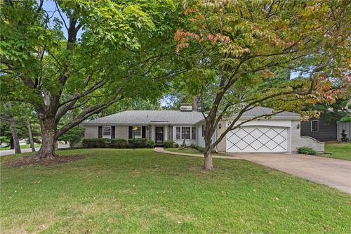 6301 Woodson Dr, Mission, KS, 66202-4253 | Card Image