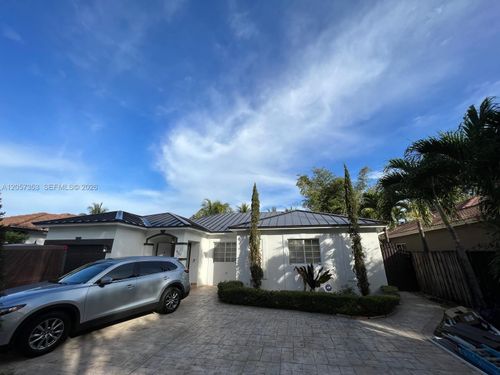 9117 Nw 169th St, Miami Lakes, FL, 33018-6347 | Card Image