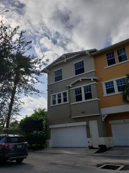 unit-5-833 Millbrae Ct, West Palm Beach, FL, 33401-8478 | Card Image