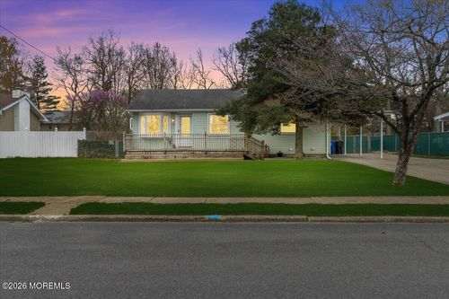 17 Chestnut Hill Dr, Toms River, NJ, 08755-8018 | Card Image