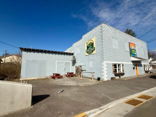 1097 Main Street, Sneedville, TN, 37869 | Card Image