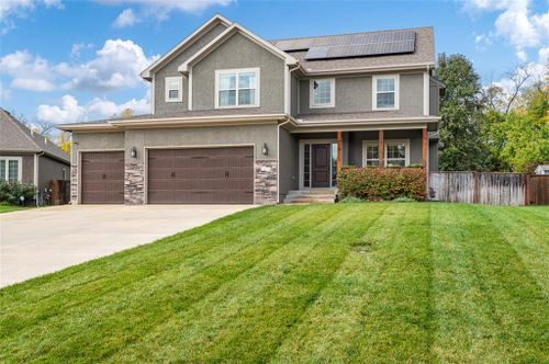 1404 Nw Red Oak Court, Grain Valley, MO, 64029 | Card Image