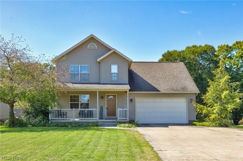 6107 Sky Ridge Ave Ne, Louisville, OH, 44641-8136 | Card Image