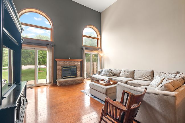7706 Northfield Ln, Townhouse with 2 bedrooms, 4 bathrooms and 2 parking in Tinley Park IL | Image 8