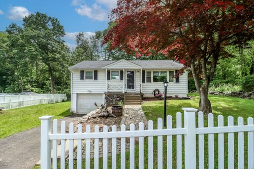 14 Maple Ridge Rd, Danbury, CT, 06811-4643 | Card Image