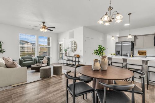 204-927 W Coral Charm Way, Saratoga Springs, UT, 84045-6715 | Card Image