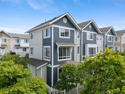 52-370 Latoria Blvd, Victoria, BC, V9C0N9 | Card Image