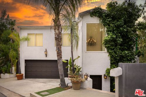 3030 Passmore Dr, LOS ANGELES, CA, 90068-1716 | Card Image