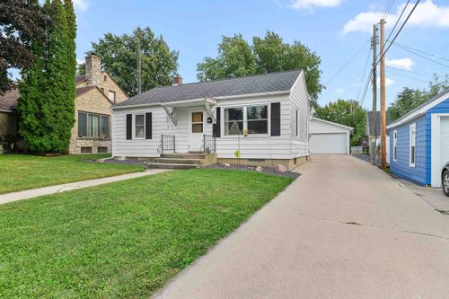 709 W Jefferson St, Waupun, WI, 53963-1731 | Card Image