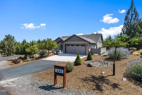 222 Highland Meadow Loop, Redmond, OR, 97756-7409 | Card Image