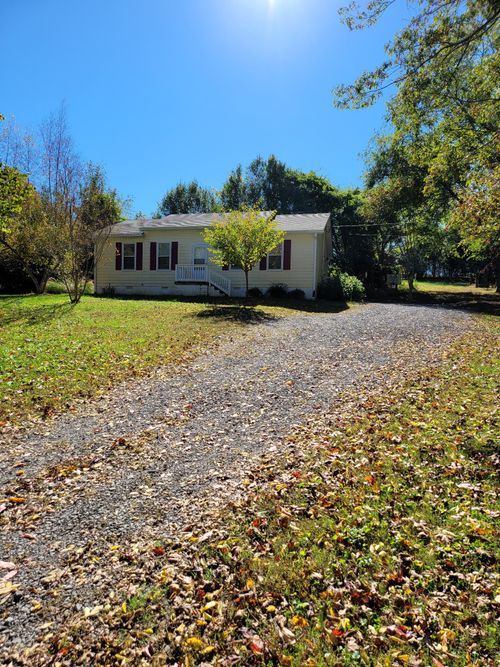 633 Main St, Greenbrier, TN, 37073-5379 | Card Image