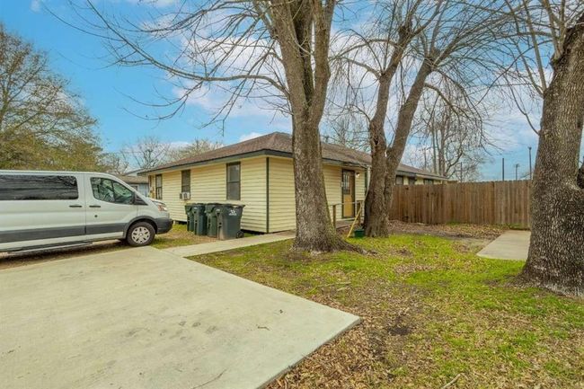 402 W Converse St, House other with 5 bedrooms, 1 bathrooms and null parking in Weimar TX | Image 6