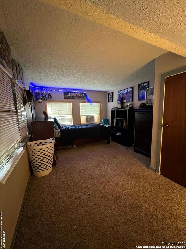 108 S 19 Th St, House other with 4 bedrooms, 2 bathrooms and null parking in Carrizo Springs TX | Image 7