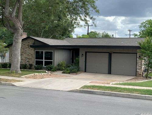 518 Shin Oak Dr, Live Oak, TX, 78233-2540 | Card Image