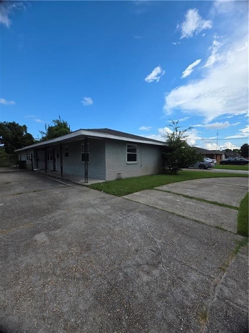 1704 Elizardi Blvd, New Orleans, LA, 70114-3043 | Card Image