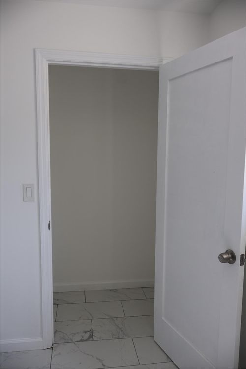 40 Hillside Ave, New Windsor, NY, 12553-6211 | Card Image