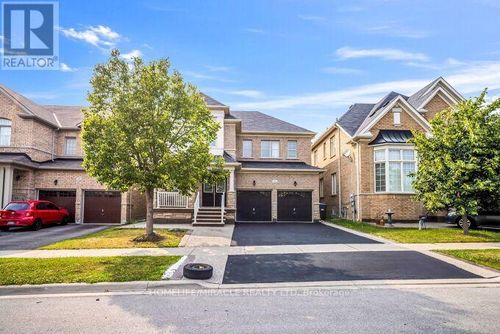 14 Bonnie Braes Dr, Brampton, ON, L6Y0X4 | Card Image