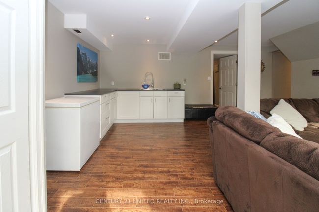 2046 Meadowview Rd, House other with 4 bedrooms, 3 bathrooms and 4 parking in Peterborough ON | Image 27