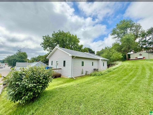 314 W Main St, Hinton, IA, 51024-7734 | Card Image