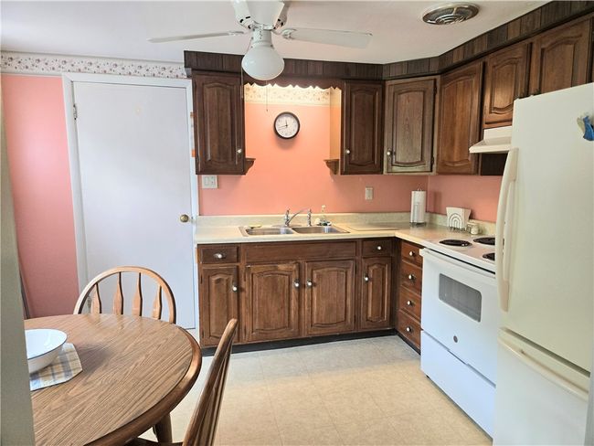 1126 Slate Point Rd, House other with 3 bedrooms, 1 bathrooms and 1 parking in Vandergrift PA | Image 9