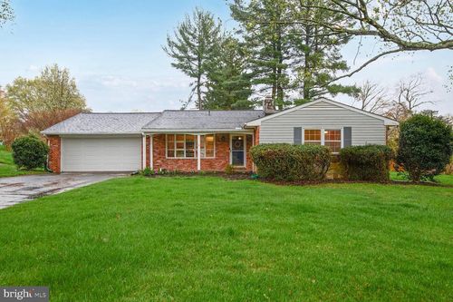2813 Deerfield Dr, Ellicott City, MD, 21043-3417 | Card Image