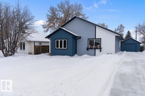 5032 55 Ave, Tofield, AB, T0B4J0 | Card Image