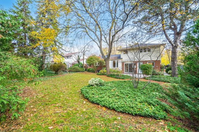 334 Oakwood Dr, House other with 3 bedrooms, 3 bathrooms and 2 parking in Burlington ON | Image 36