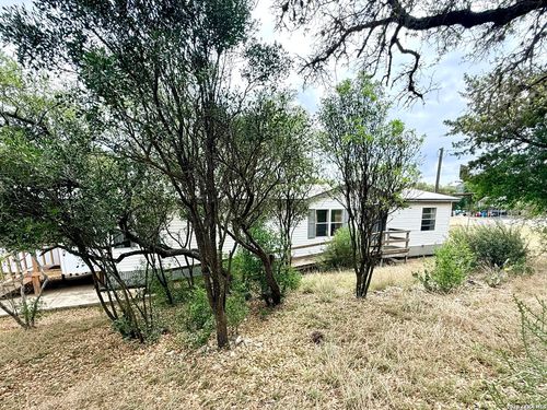 182 Laurel Ridge Dr, Lakehills, TX, 78063-6321 | Card Image