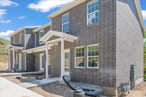 1695 E 1425 S, Ogden, UT, 84404-8158 | Card Image