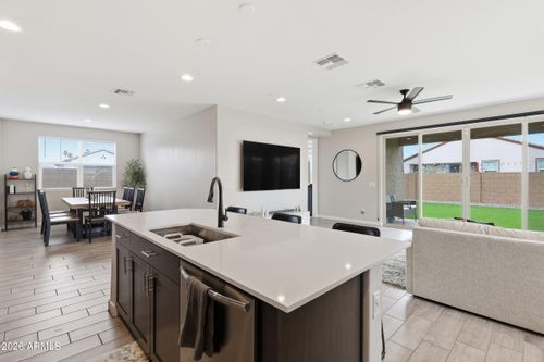 2323 W Grenadine Rd, Phoenix, AZ, 85041-3346 | Card Image