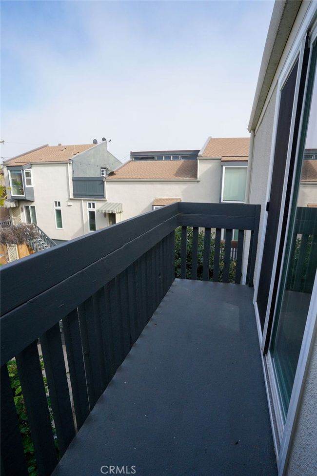 APT-10 - 320 12 Th St, Condo with 2 bedrooms, 1 bathrooms and null parking in Seal Beach CA | Image 12