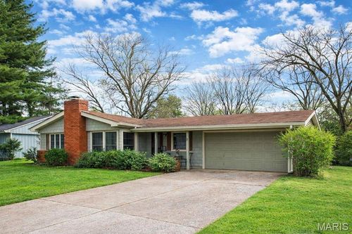 208 Todd Ln, Belleville, IL, 62221-5752 | Card Image