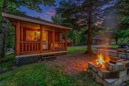 218 Us Route 3, Lincoln, NH, 03251-4141 | Card Image