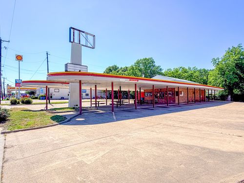 1524 W 7th Ave, Corsicana, TX, 75110-4901 | Card Image