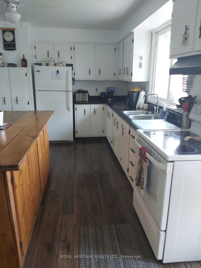 940 Portage Rd, House other with 4 bedrooms, 2 bathrooms and 10 parking in Kirkfield ON | Image 47