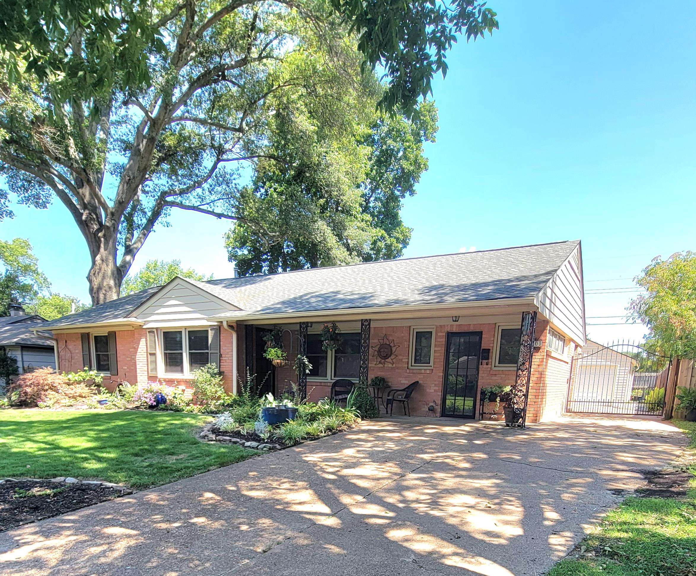 Dee Rd, Memphis, TN 38117