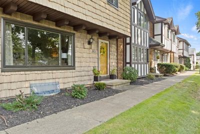 78 Camberley Pl, Condo with 3 bedrooms, 2 bathrooms and null parking in Penfield NY | Image 2