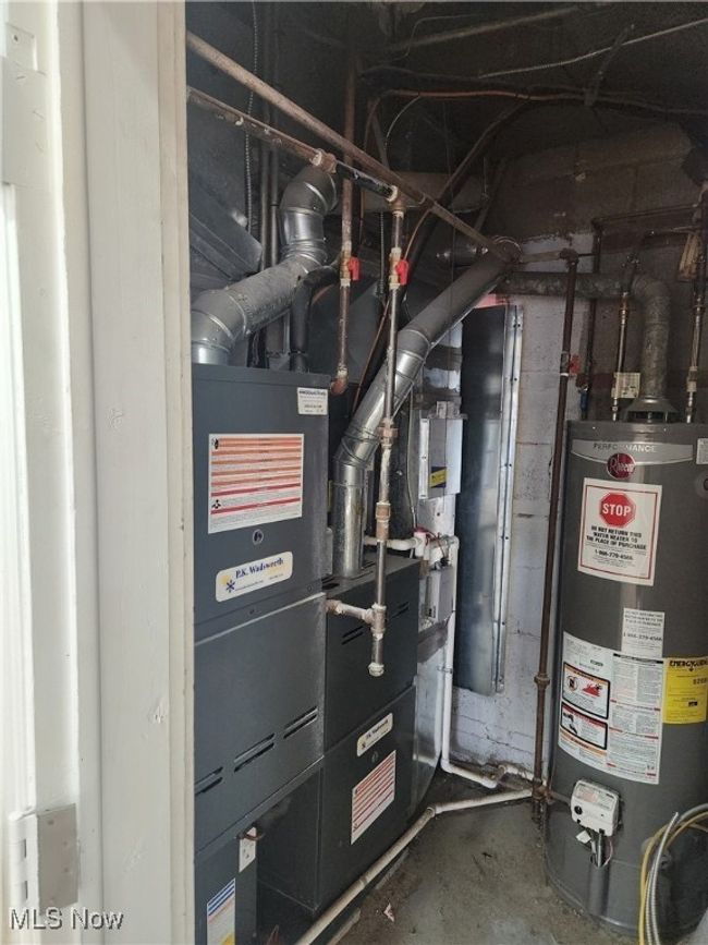 View of utility room | Image 12